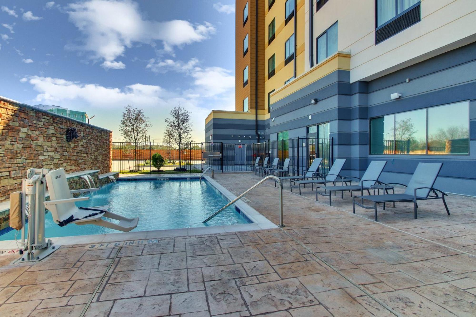 Fairfield Inn And Suites By Marriott Houston Brookhollow Exterior foto