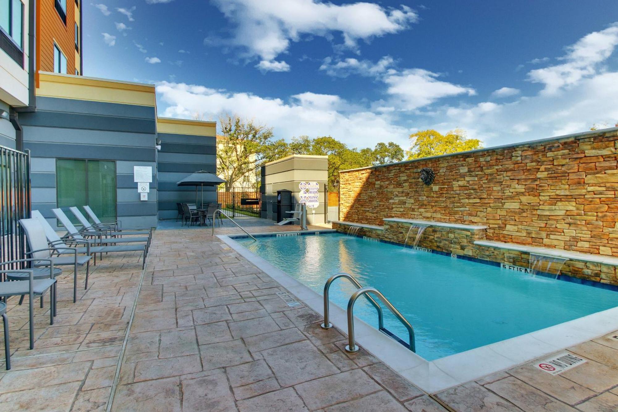 Fairfield Inn And Suites By Marriott Houston Brookhollow Exterior foto
